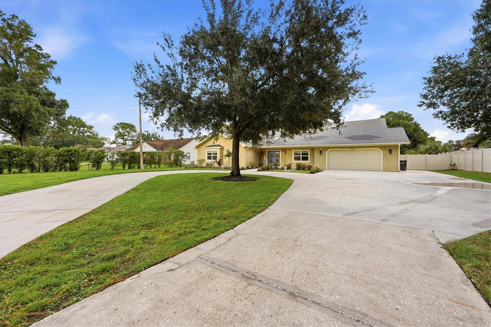 15127 PENNINGTON RD, Tampa, FL 33624