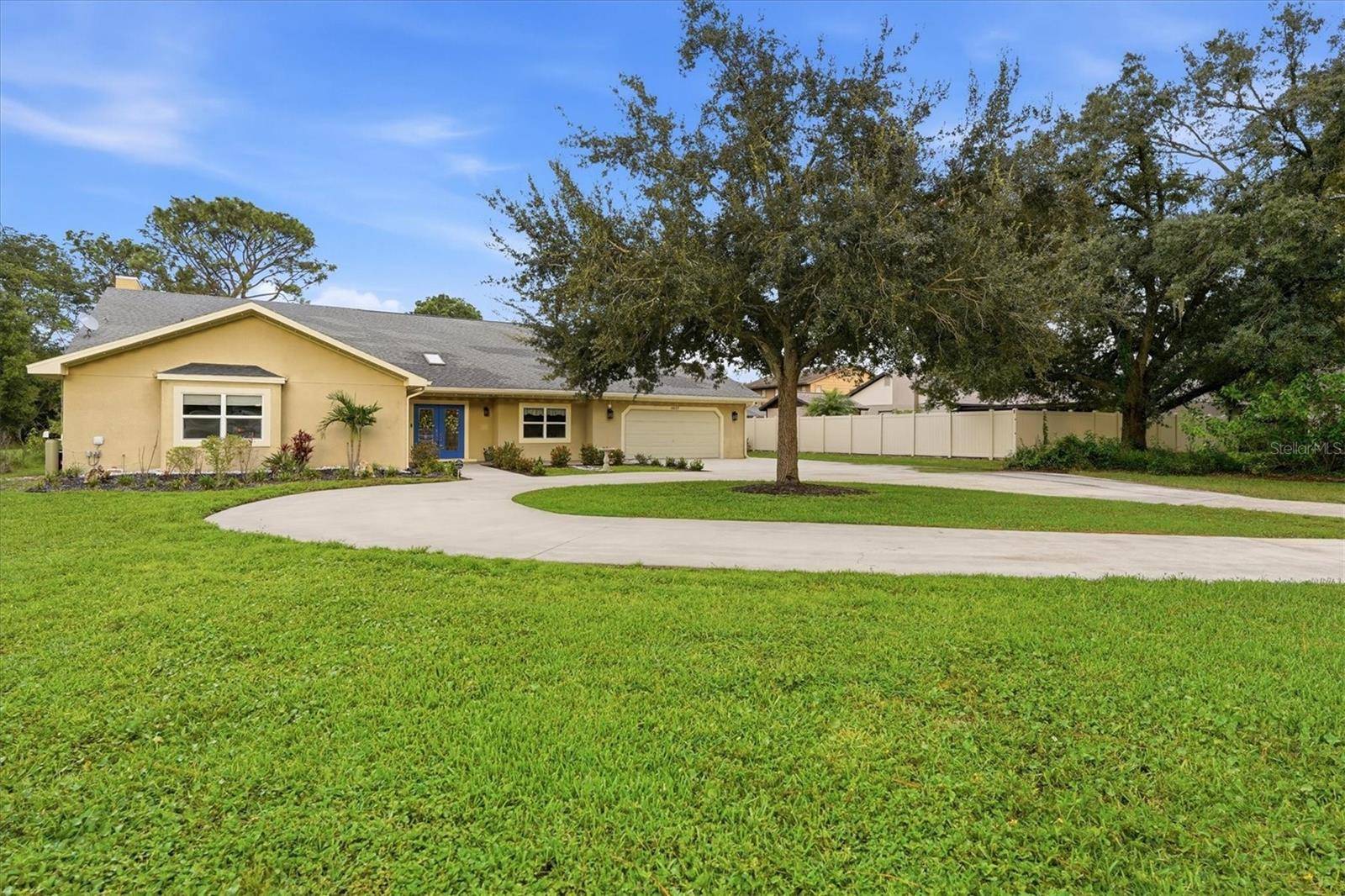 15127 PENNINGTON RD, Tampa, FL 33624