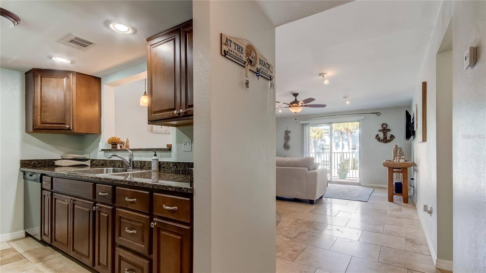 464 N PAULA DR #211, Dunedin, FL 34698