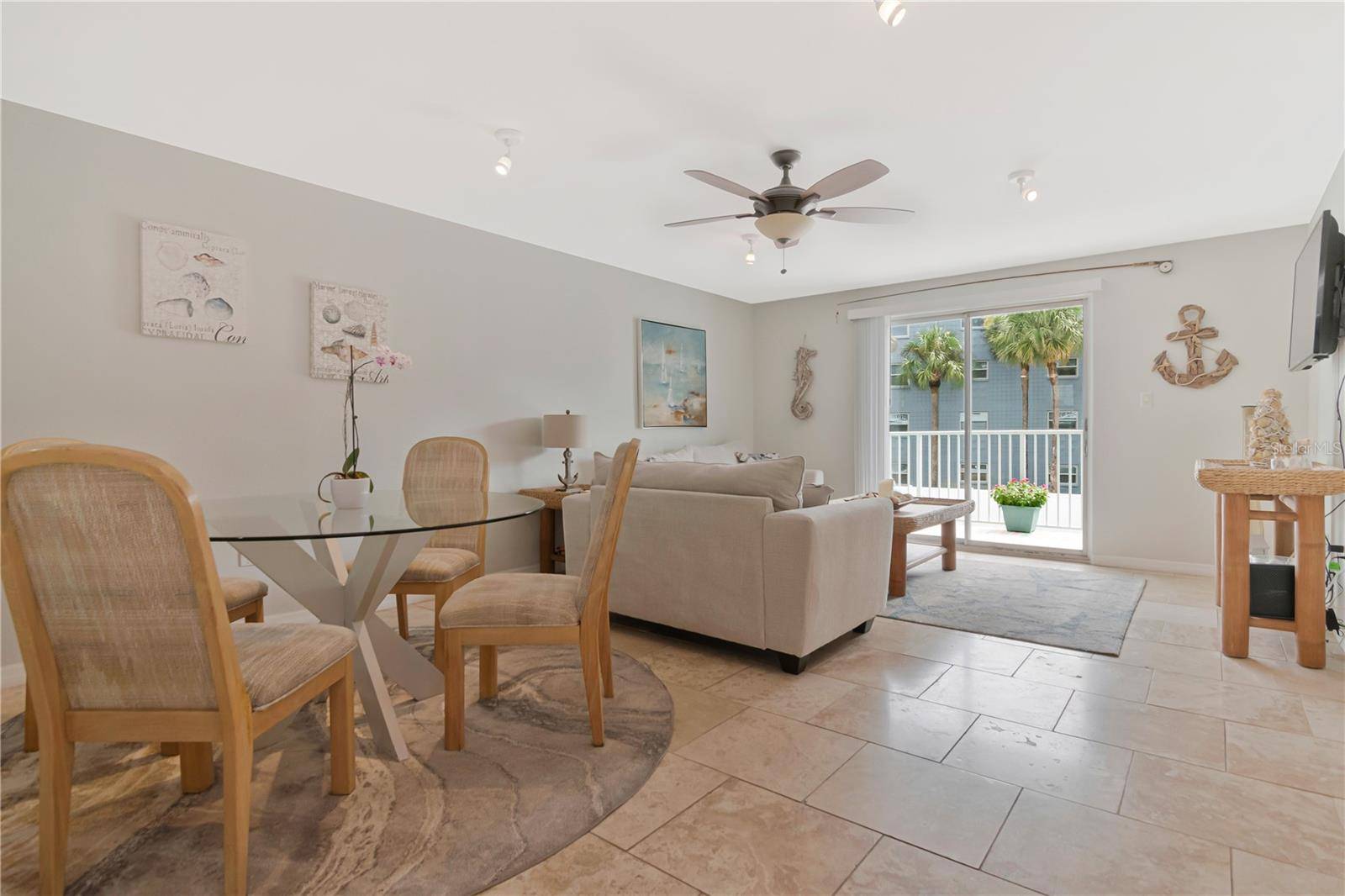 464 N PAULA DR #211, Dunedin, FL 34698