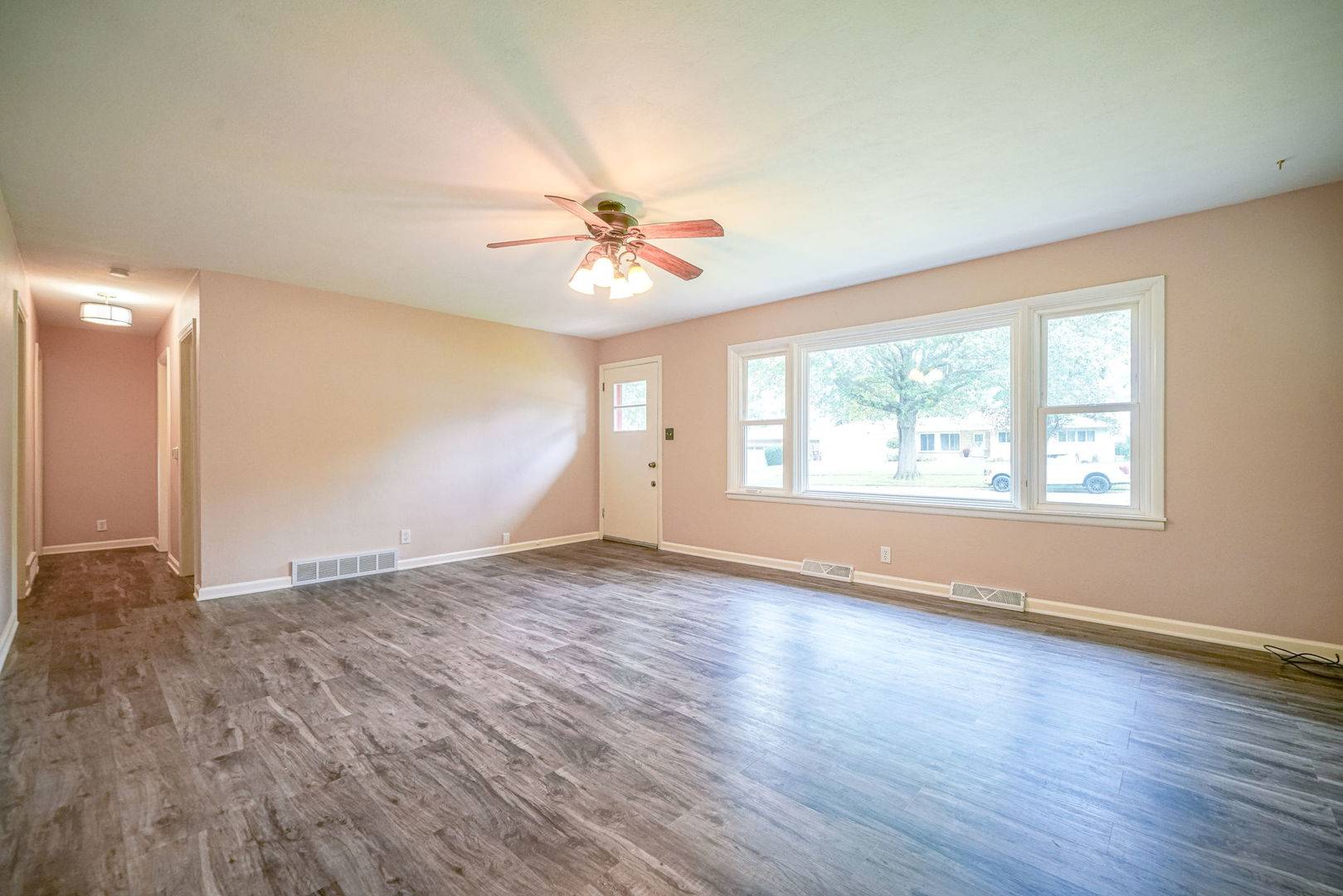507 W 1st ST, Mount Morris, IL 61054