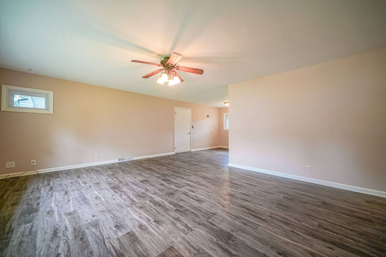 507 W 1st ST, Mount Morris, IL 61054