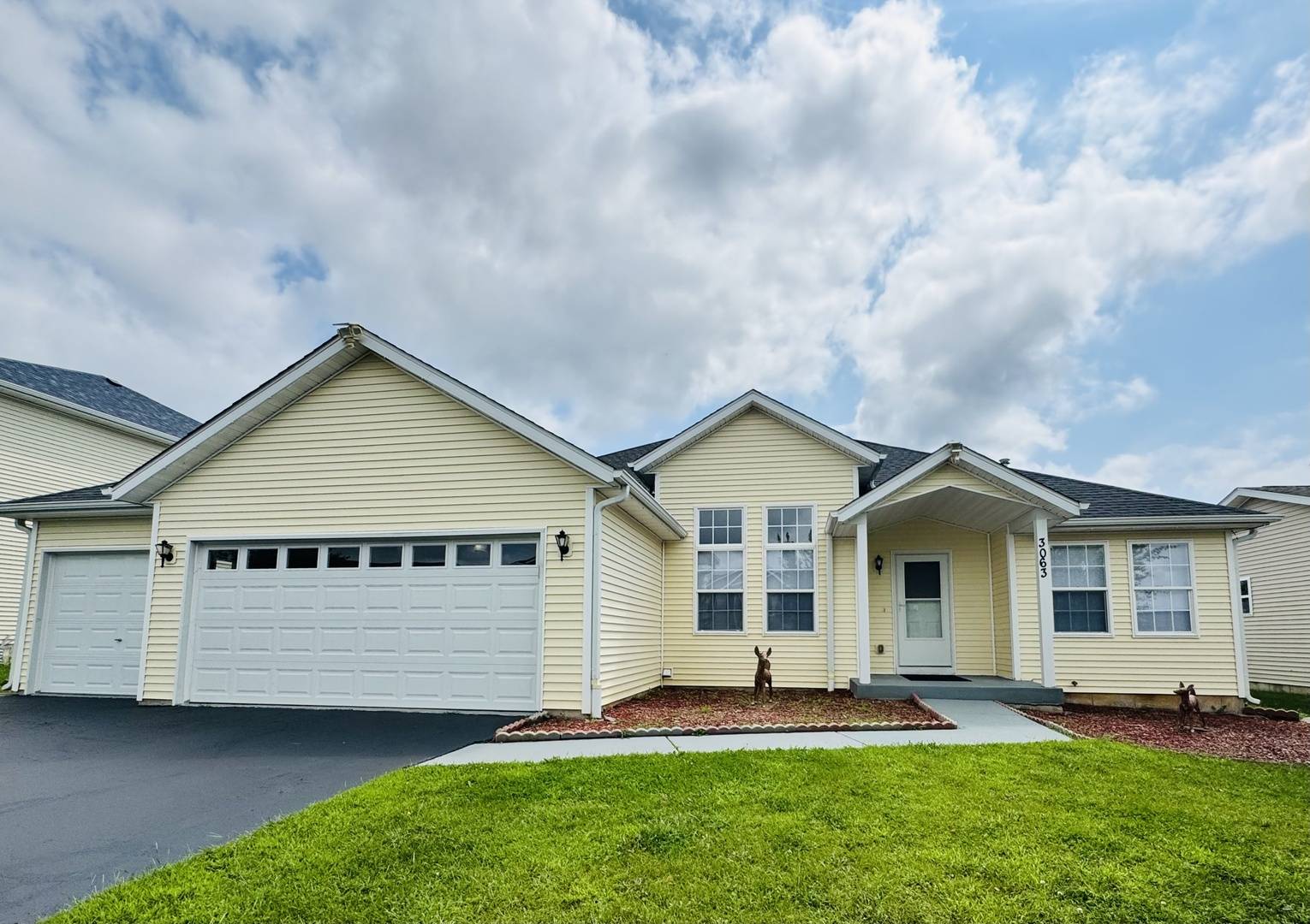 3063 Merseyshire LN, Machesney Park, IL 61115