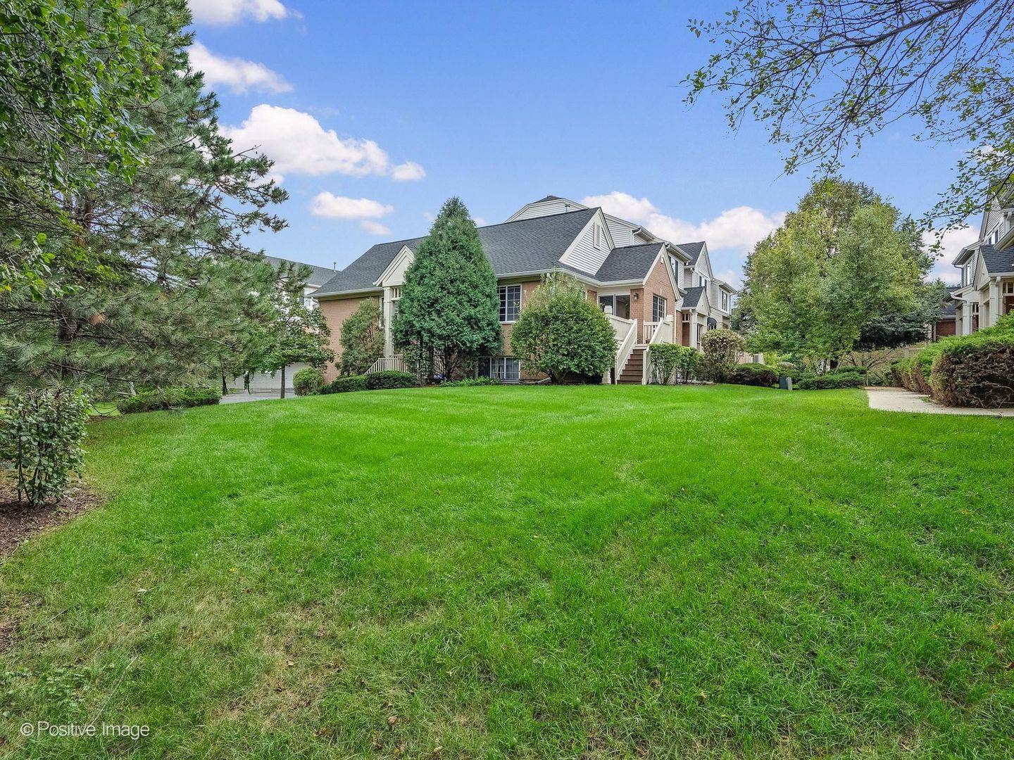 2124 W Concord LN, Addison, IL 60101