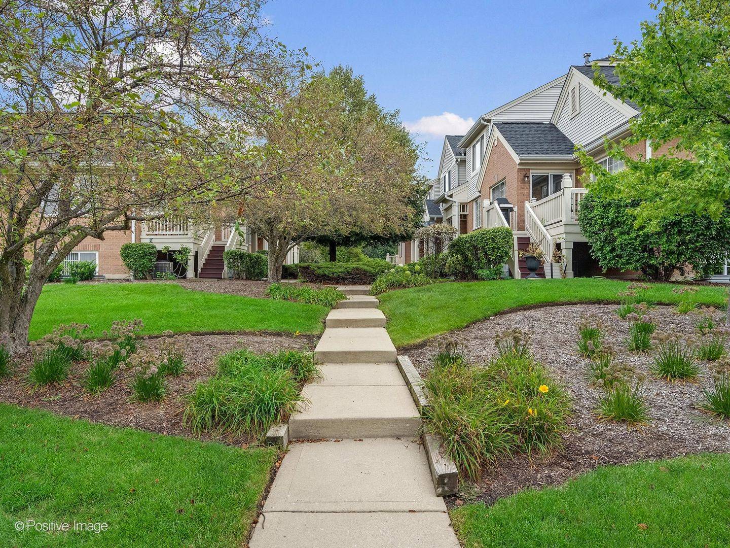 2124 W Concord LN, Addison, IL 60101