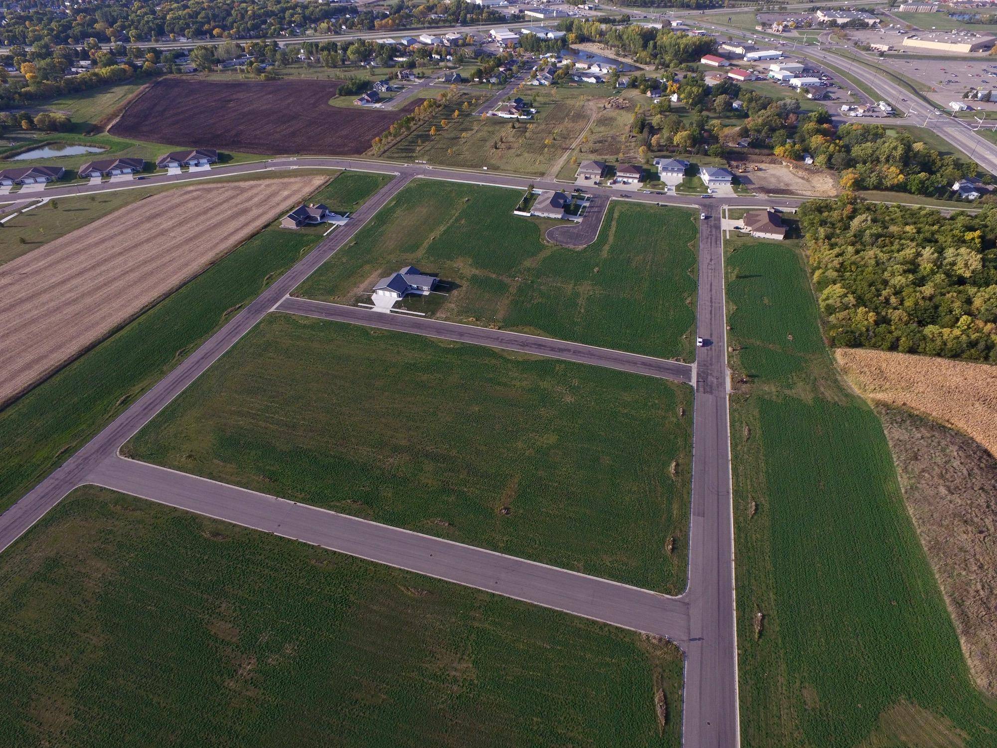 1502 Diamond DR, Marshall, MN 56258