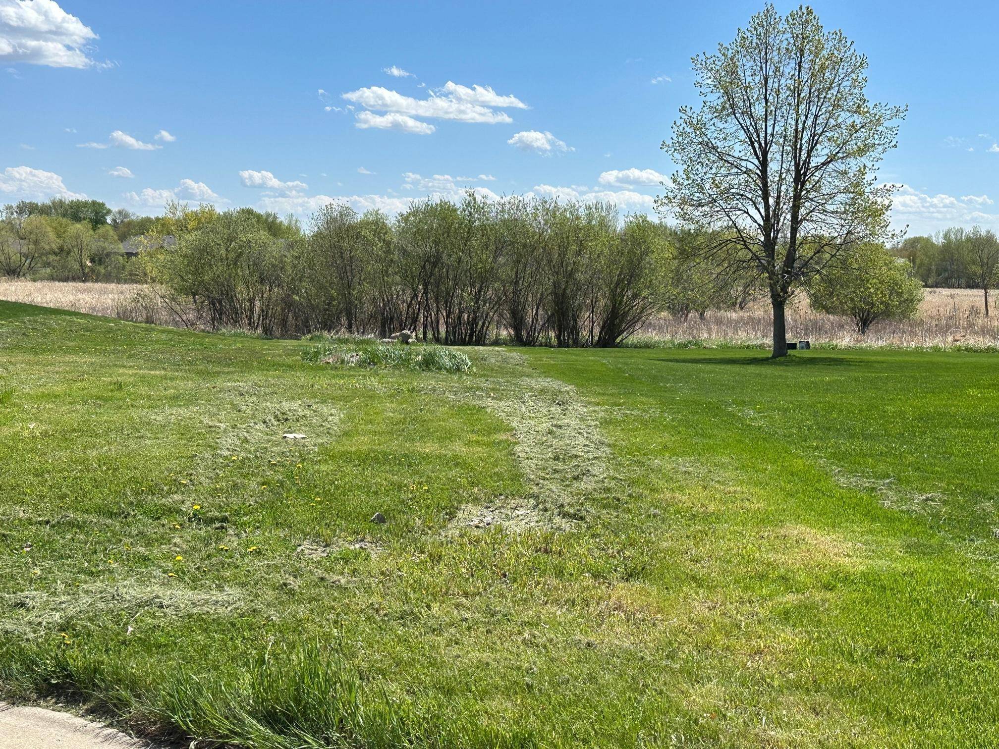 1712 Knottingham DR, Sartell, MN 56377