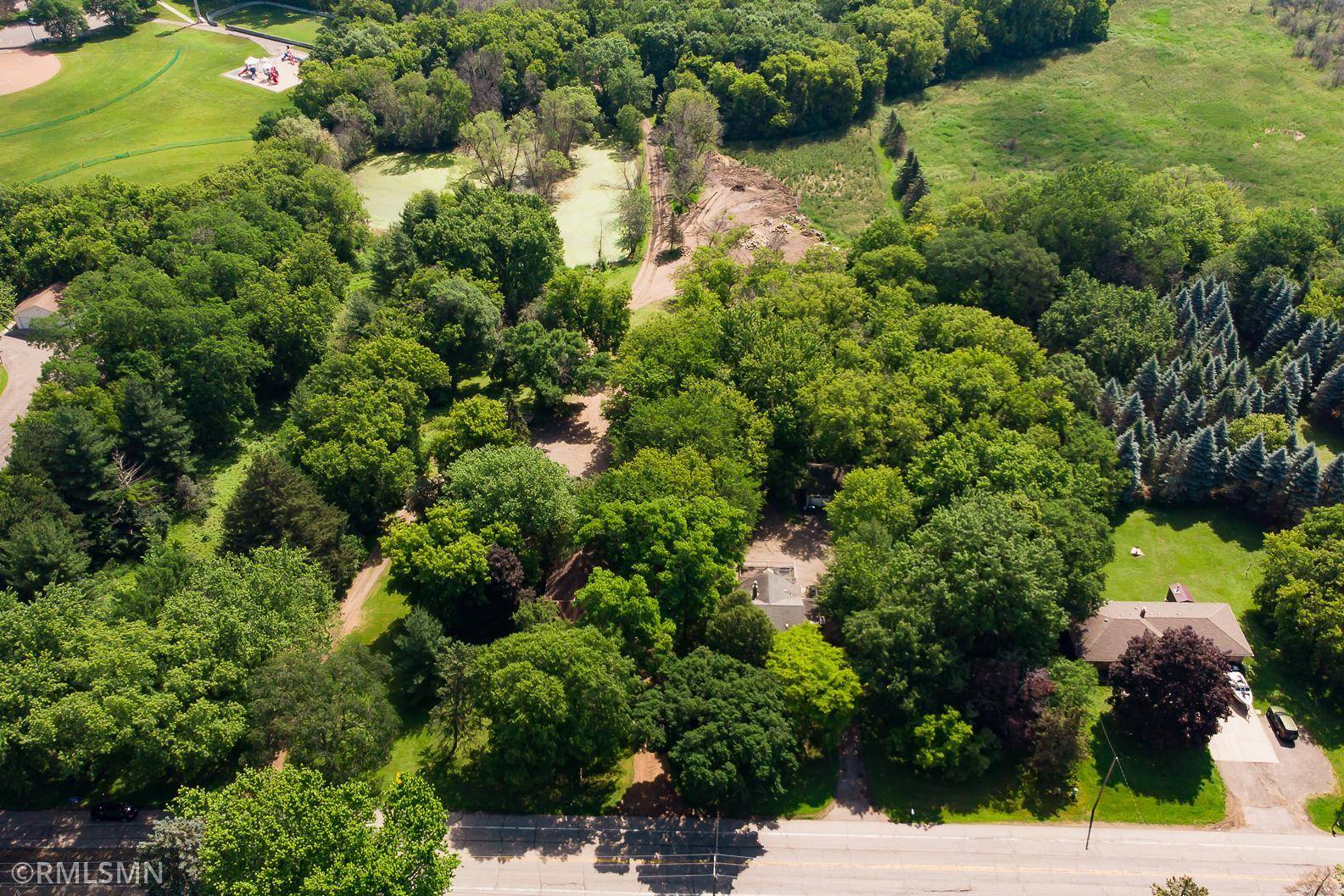 406 Zachary LN N, Plymouth, MN 55441