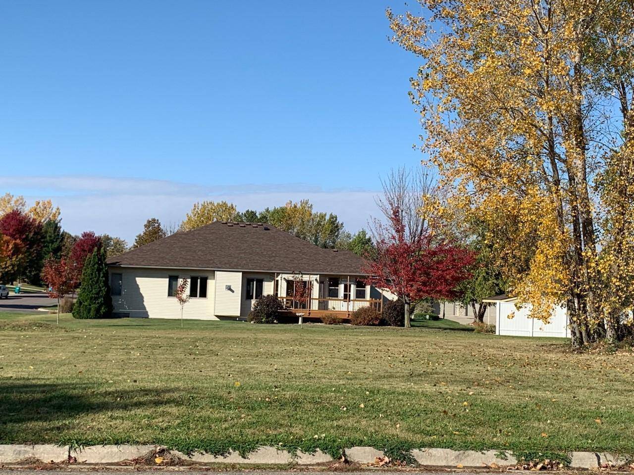 2166 NE Maple Leaf LN, Owatonna, MN 55060