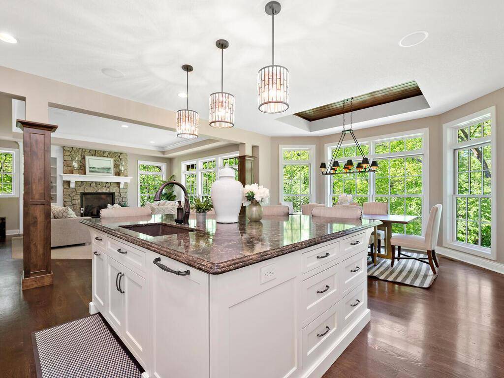 1516 Brightwood DR, Minnetonka, MN 55391