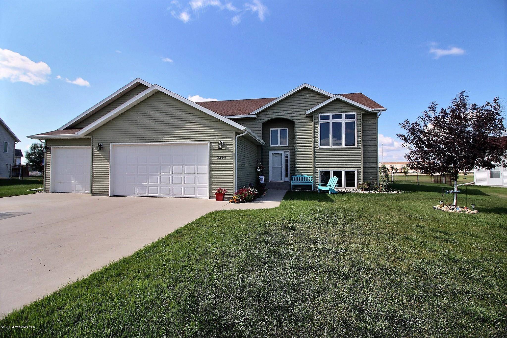 3399 Van Buren ST S, Fargo, ND 58104