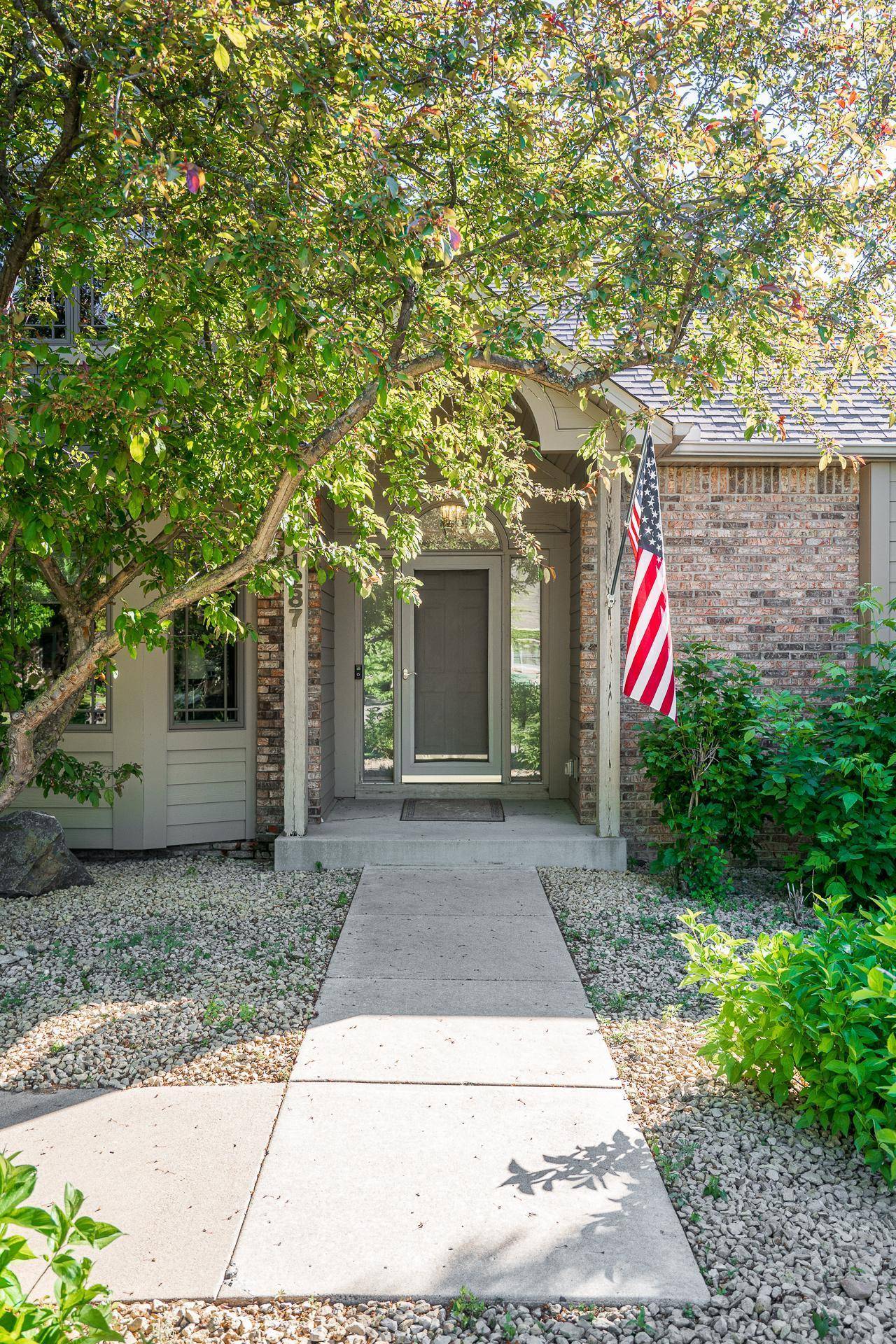 1287 Schooner WAY, Woodbury, MN 55125
