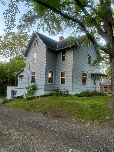 416 1st ST SW, Faribault, MN 55021