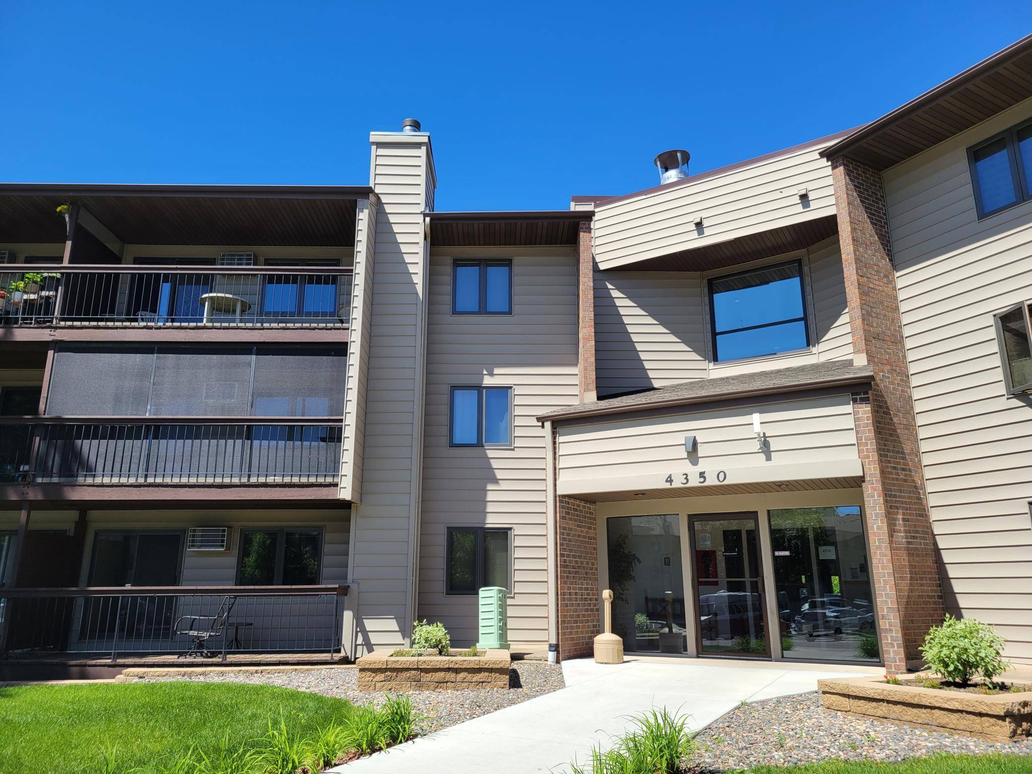 4350 Trenton LN N #214, Plymouth, MN 55442
