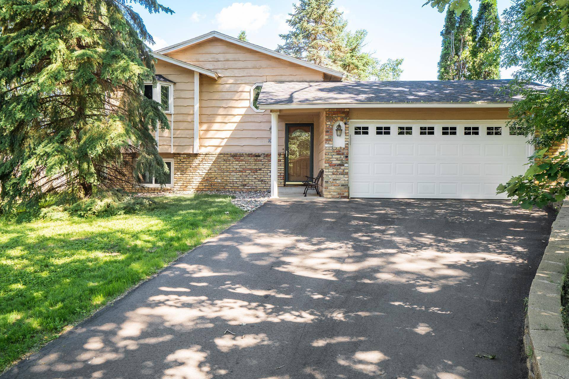 1011 106th AVE NW, Coon Rapids, MN 55433