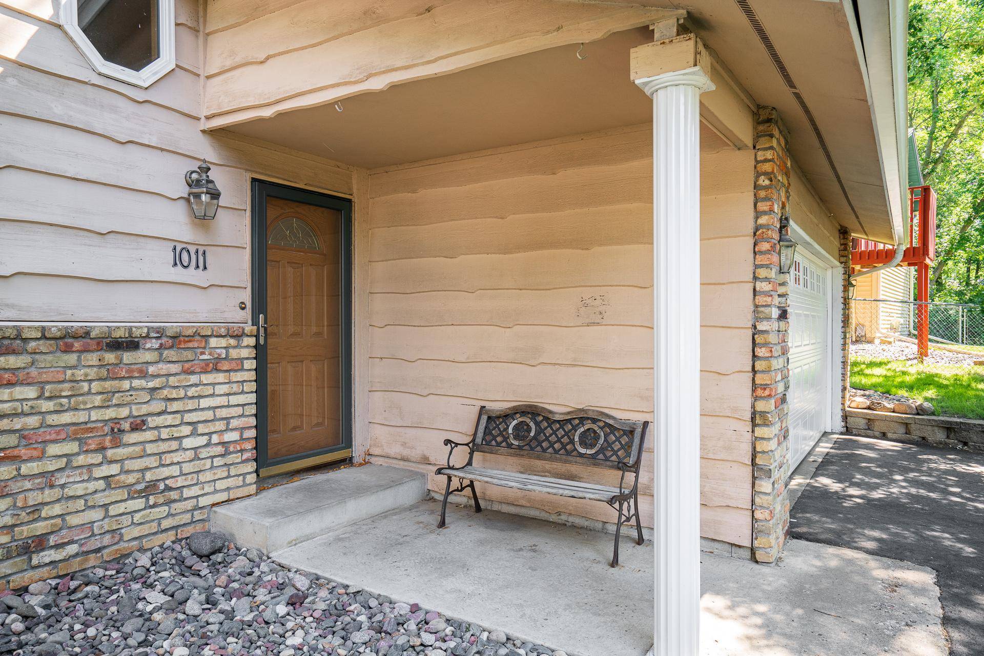 1011 106th AVE NW, Coon Rapids, MN 55433