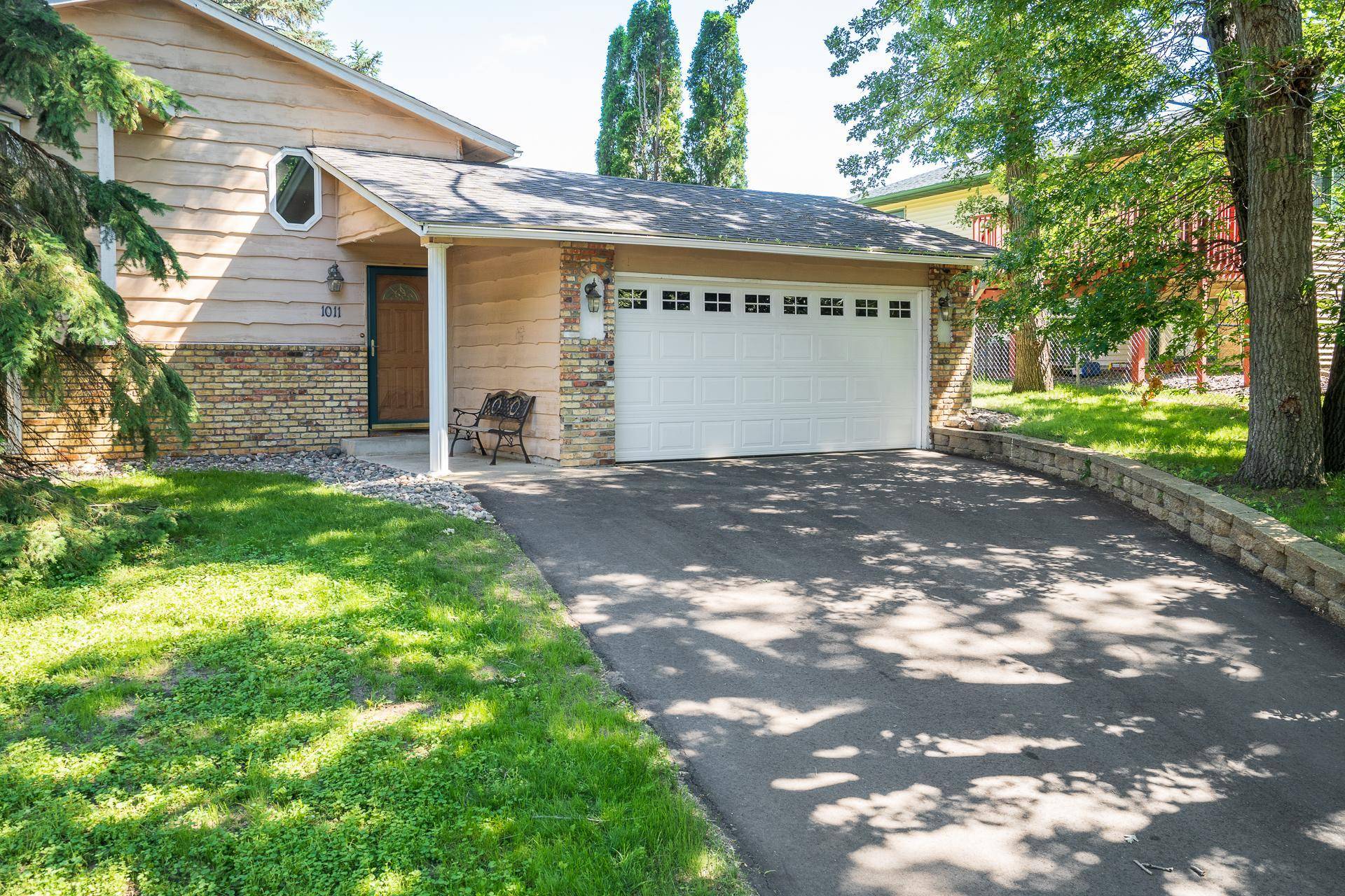 1011 106th AVE NW, Coon Rapids, MN 55433