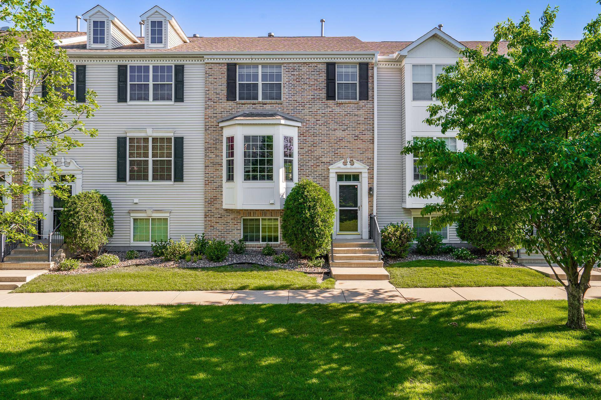 15577 June Grass LN, Eden Prairie, MN 55347