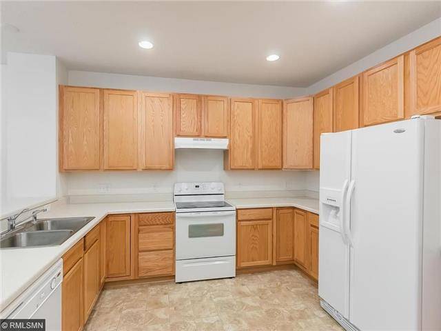 6713 Narcissus LN N, Maple Grove, MN 55311