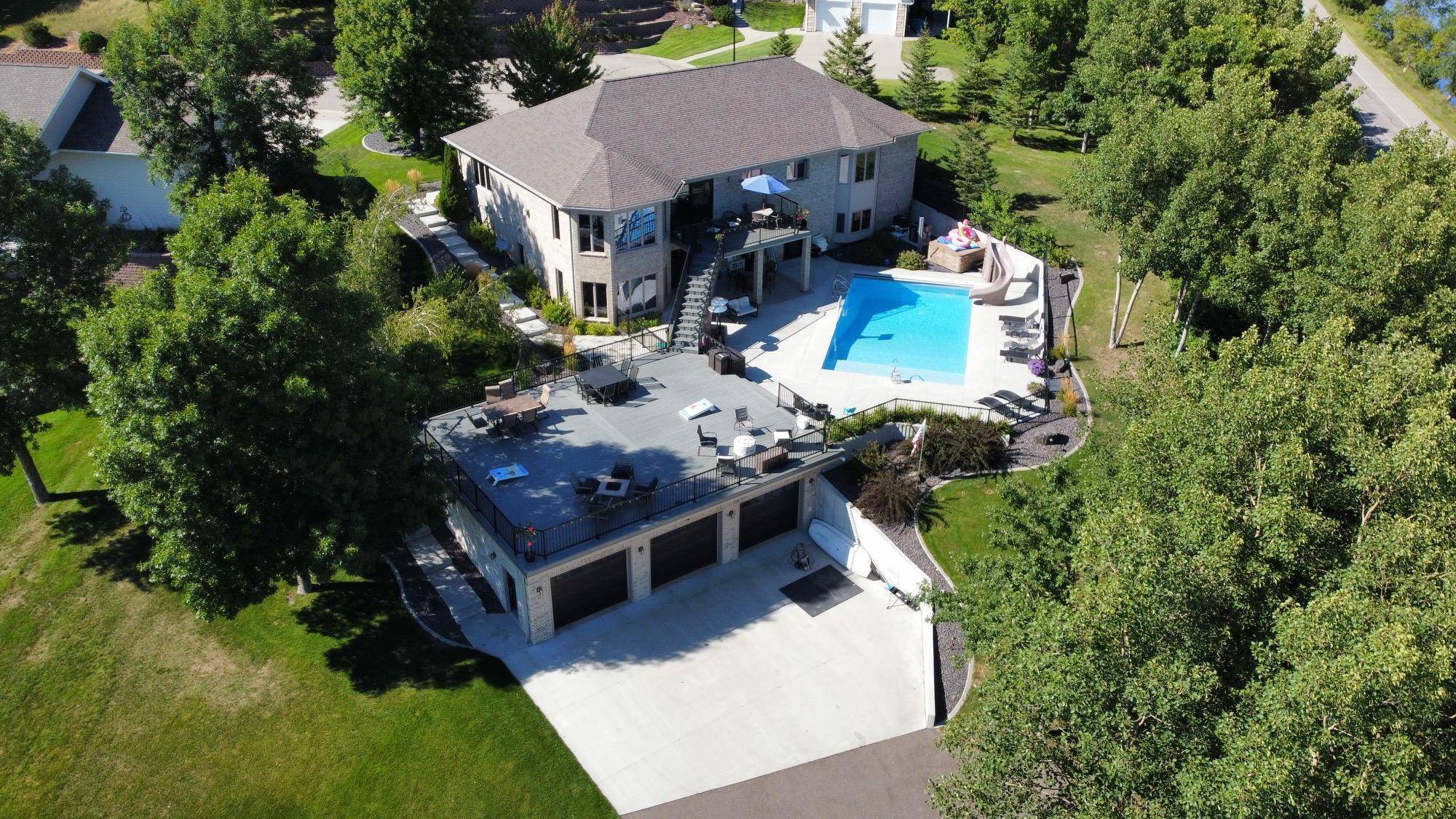 2131 Memory LN, Detroit Lakes, MN 56501
