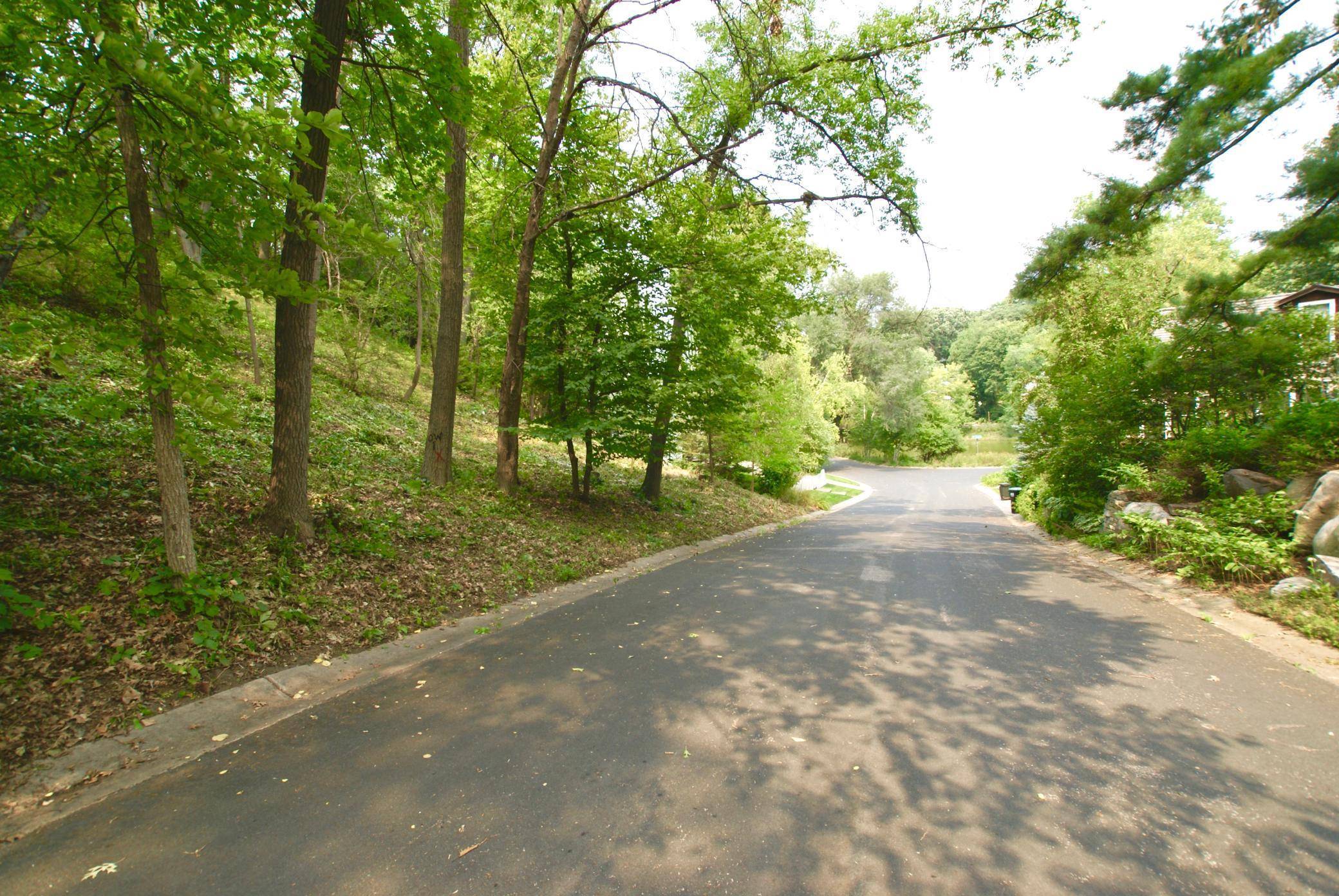 1408 Alpine PASS, Golden Valley, MN 55416