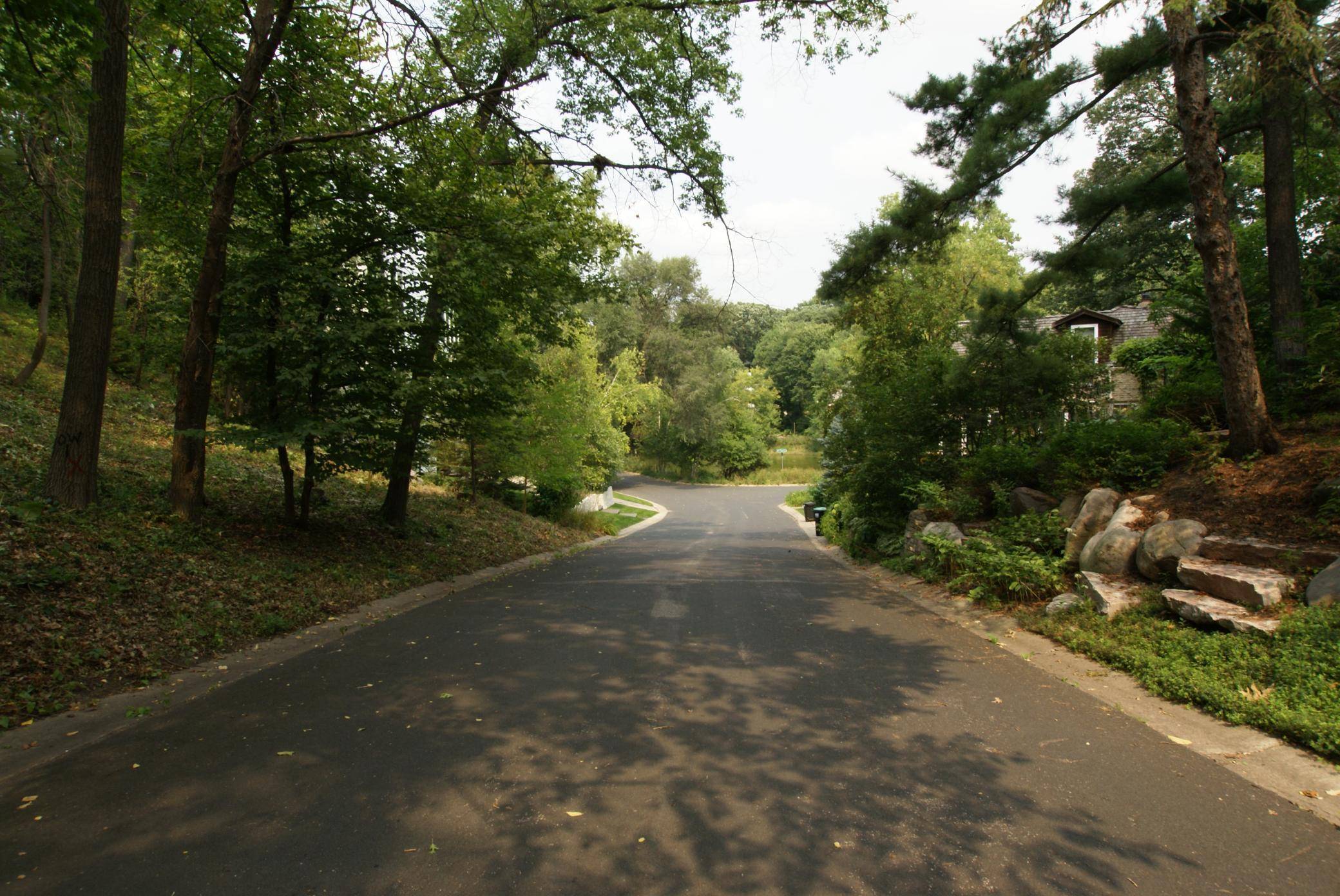 1408 Alpine PASS, Golden Valley, MN 55416