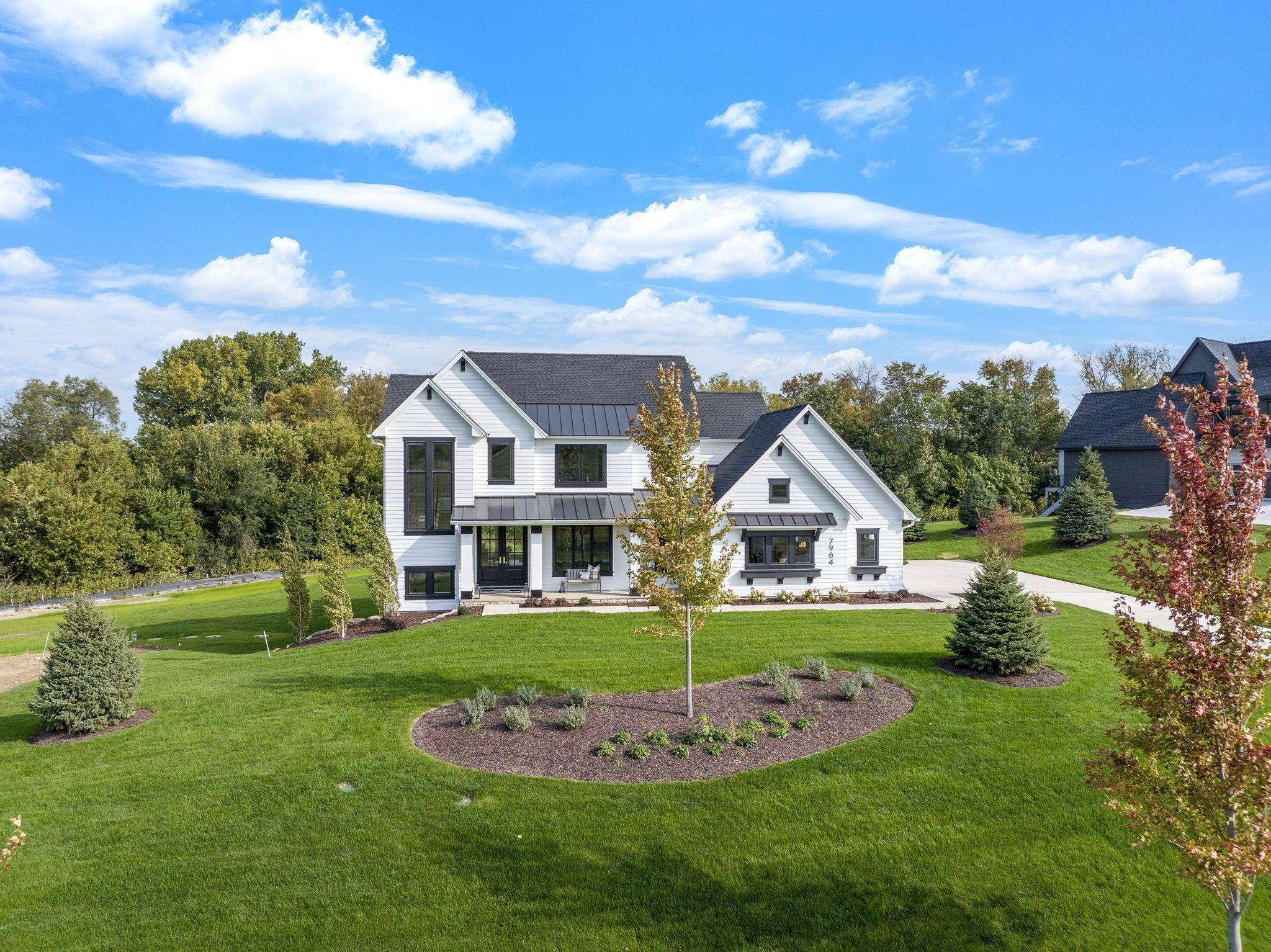 450 Indian Hill RD, Chanhassen, MN 55317