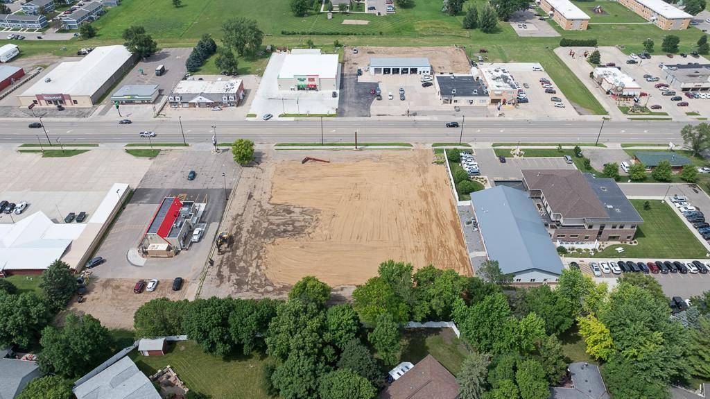 1208 E College DR, Marshall, MN 56258