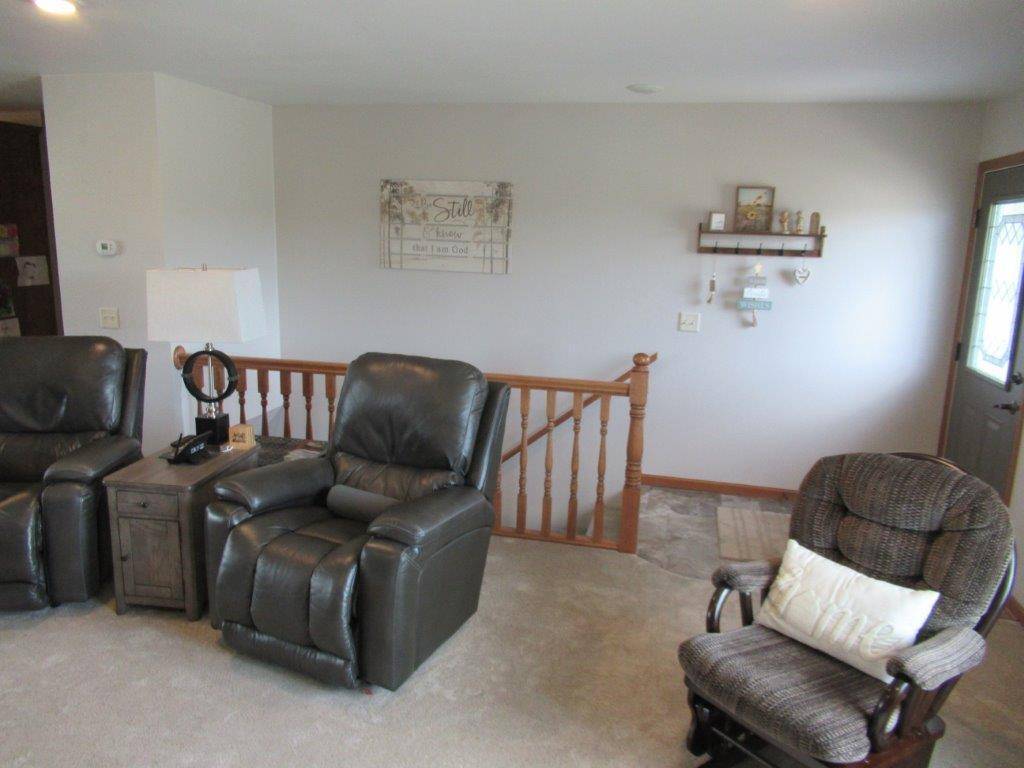 510 Hill Crest ST, Edgerton, MN 56128