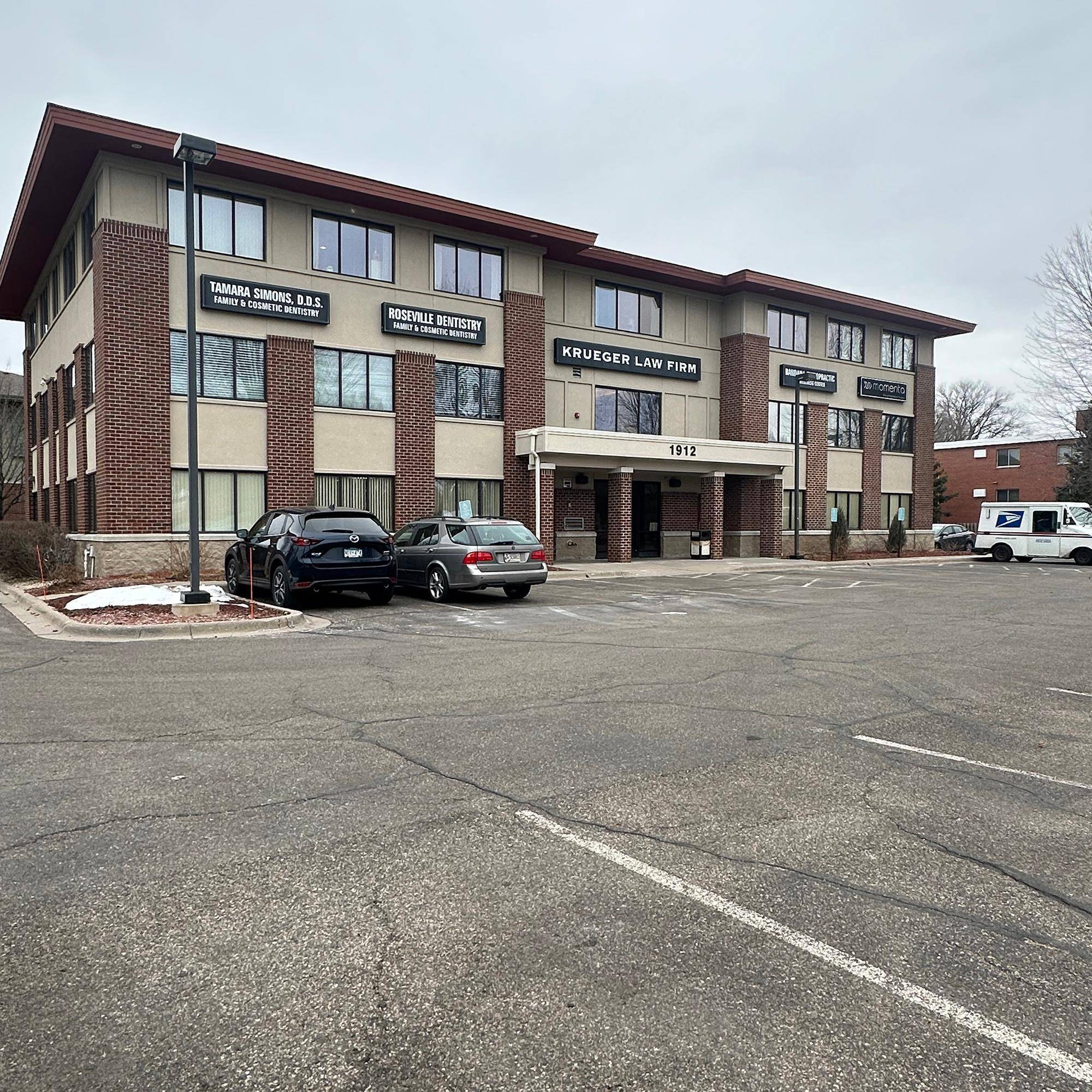 1912 Lexington AVE N, Roseville, MN 55113