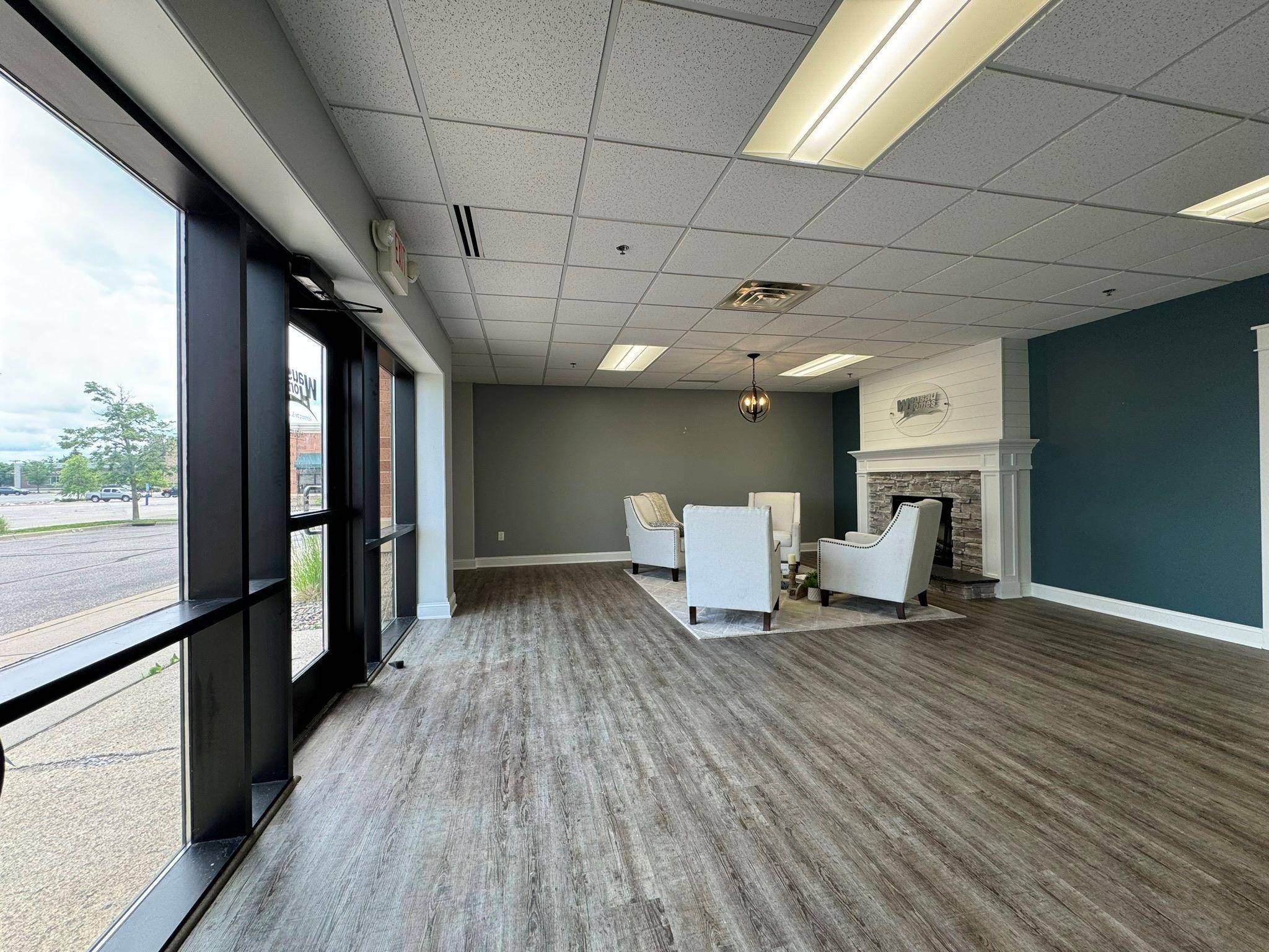 2850 Cutters Grove AVE #Suite 106, Anoka, MN 55303