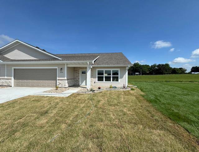 2224 Red Bird LN, Fairmont, MN 56031