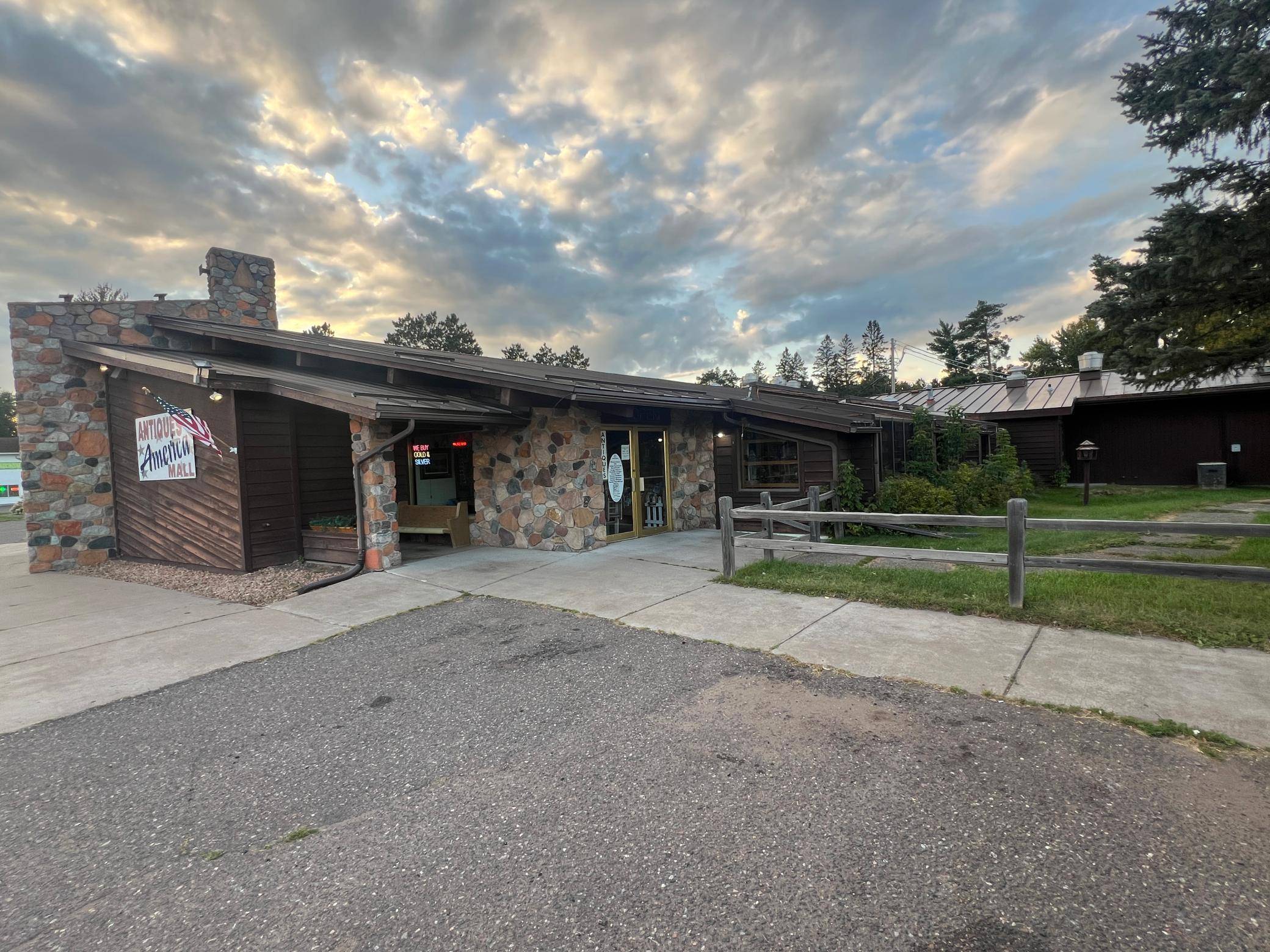 327 Fire Monument RD, Hinckley, MN 55037
