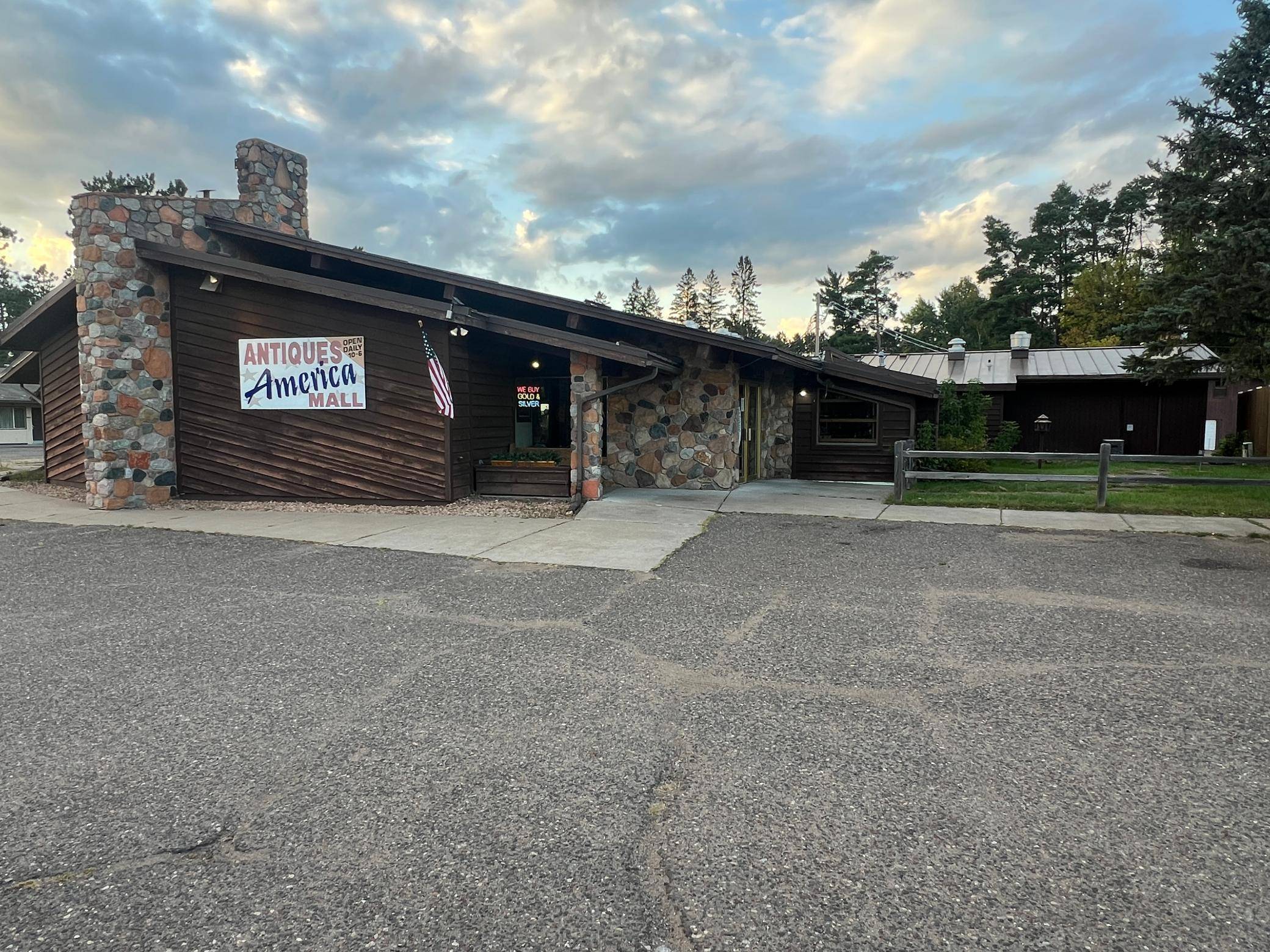 327 Fire Monument RD, Hinckley, MN 55037