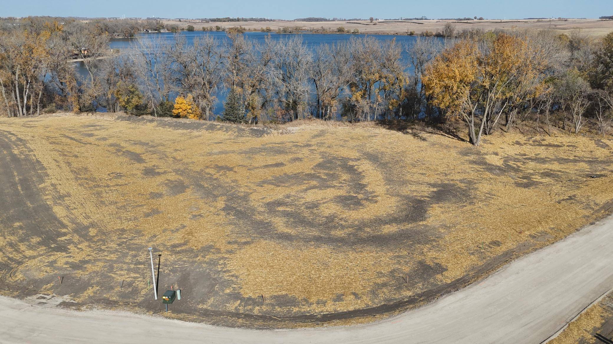 12 Cottonwood Lake BLVD, Windom, MN 56101