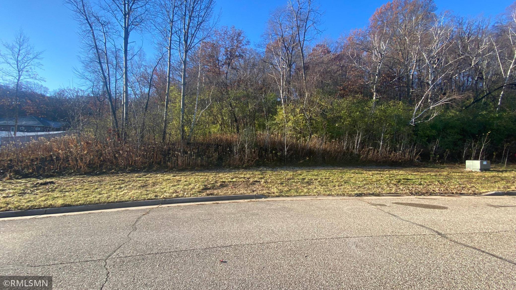 4419 Twin Oaks CT, Eau Claire, WI 54701