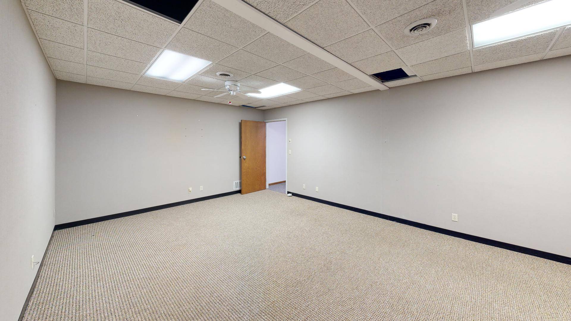 130 Willmar AVE SE #4, Willmar, MN 56201