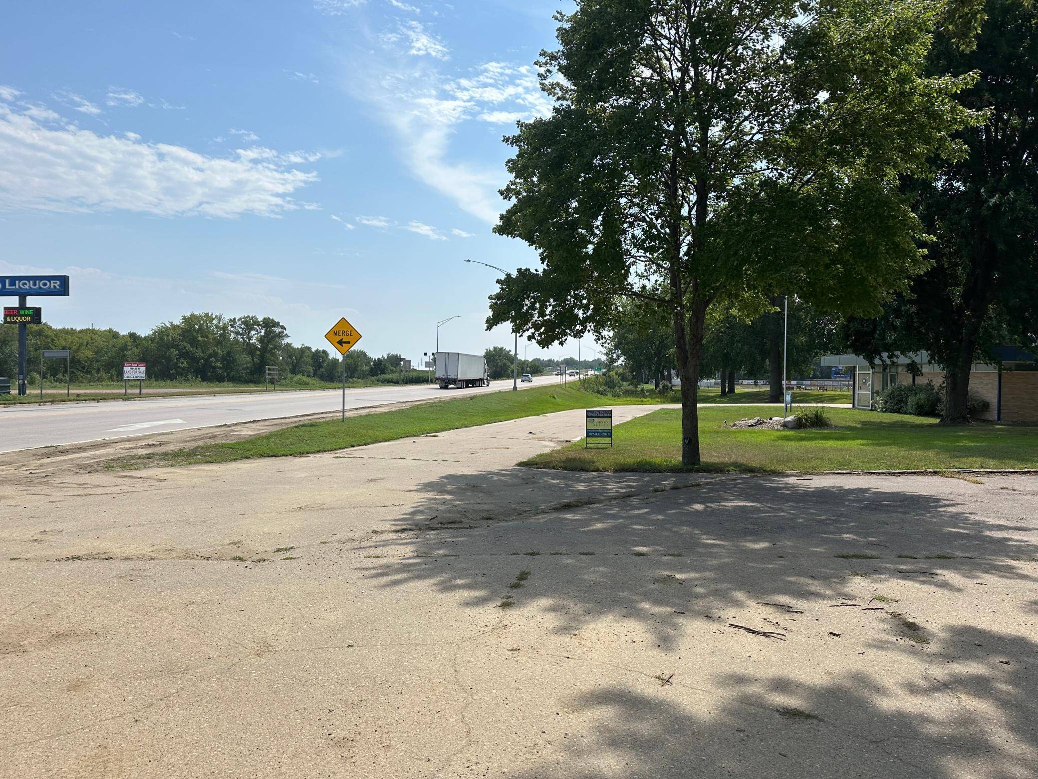 570 2nd AVE N, Windom, MN 56101