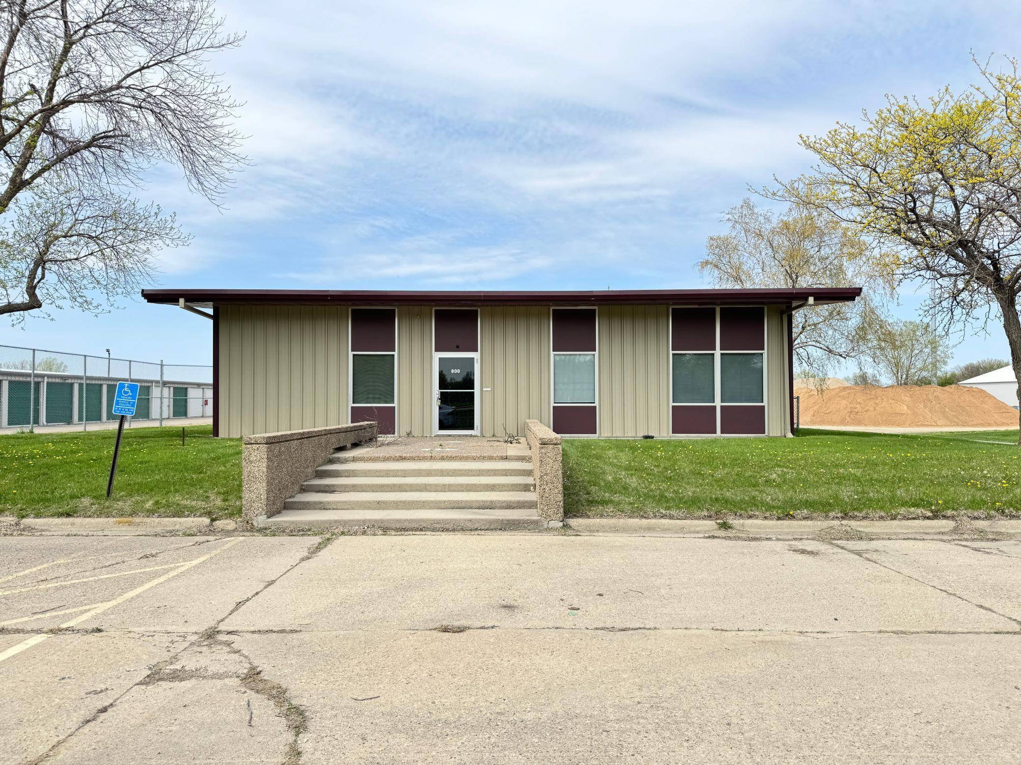 800 W College Drive, Marshall, MN 56258