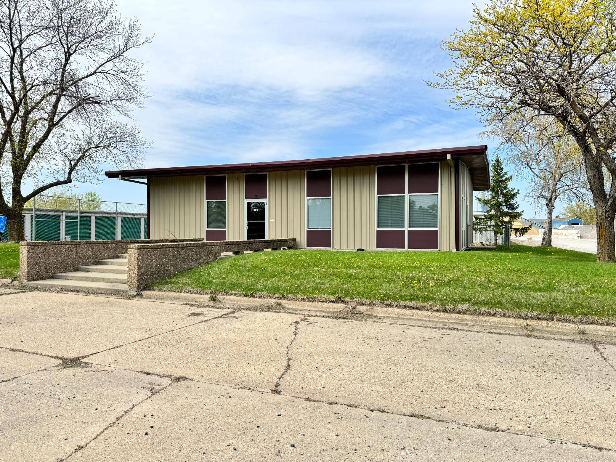 800 W College Drive, Marshall, MN 56258