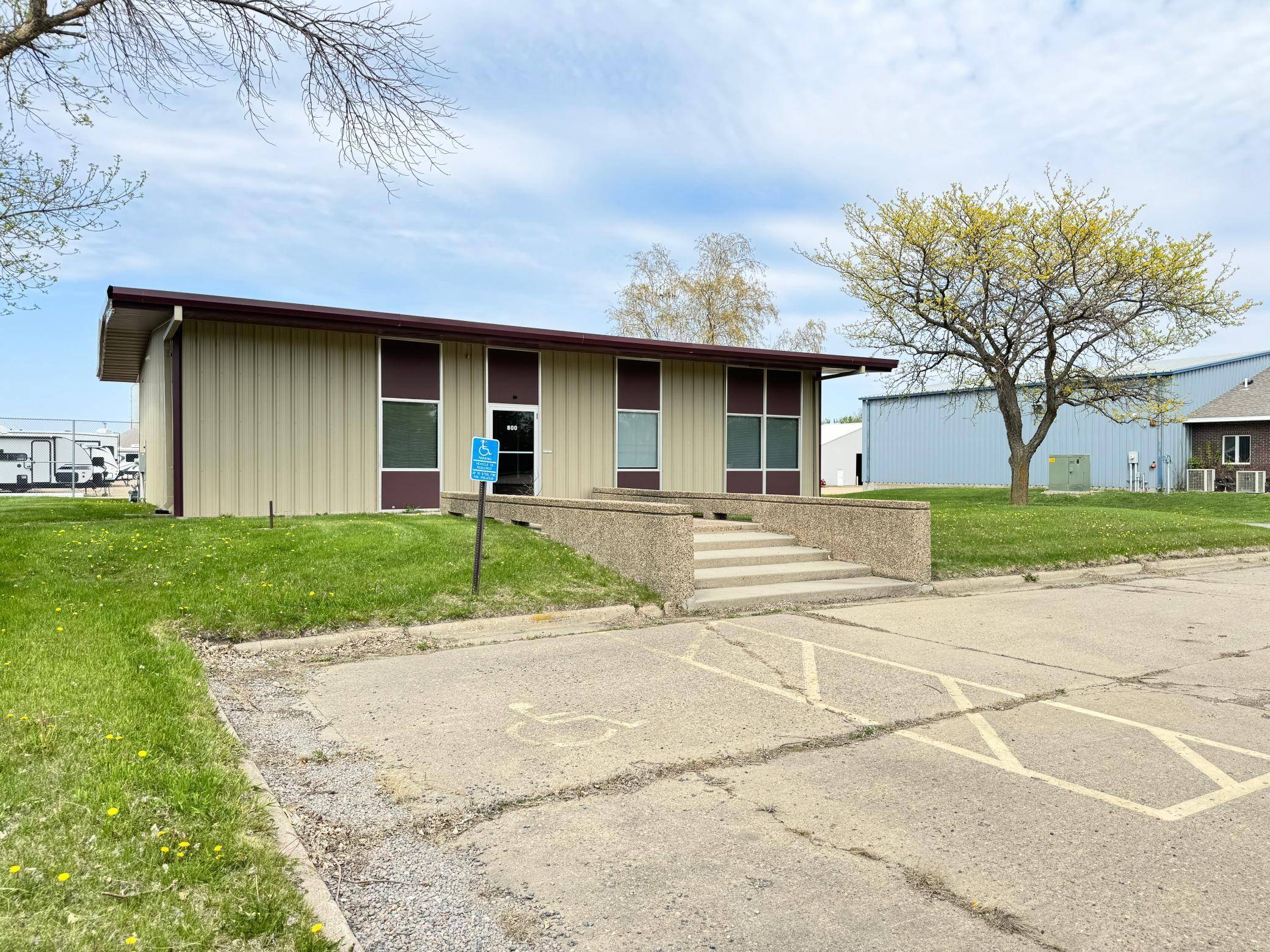 800 W College Drive, Marshall, MN 56258