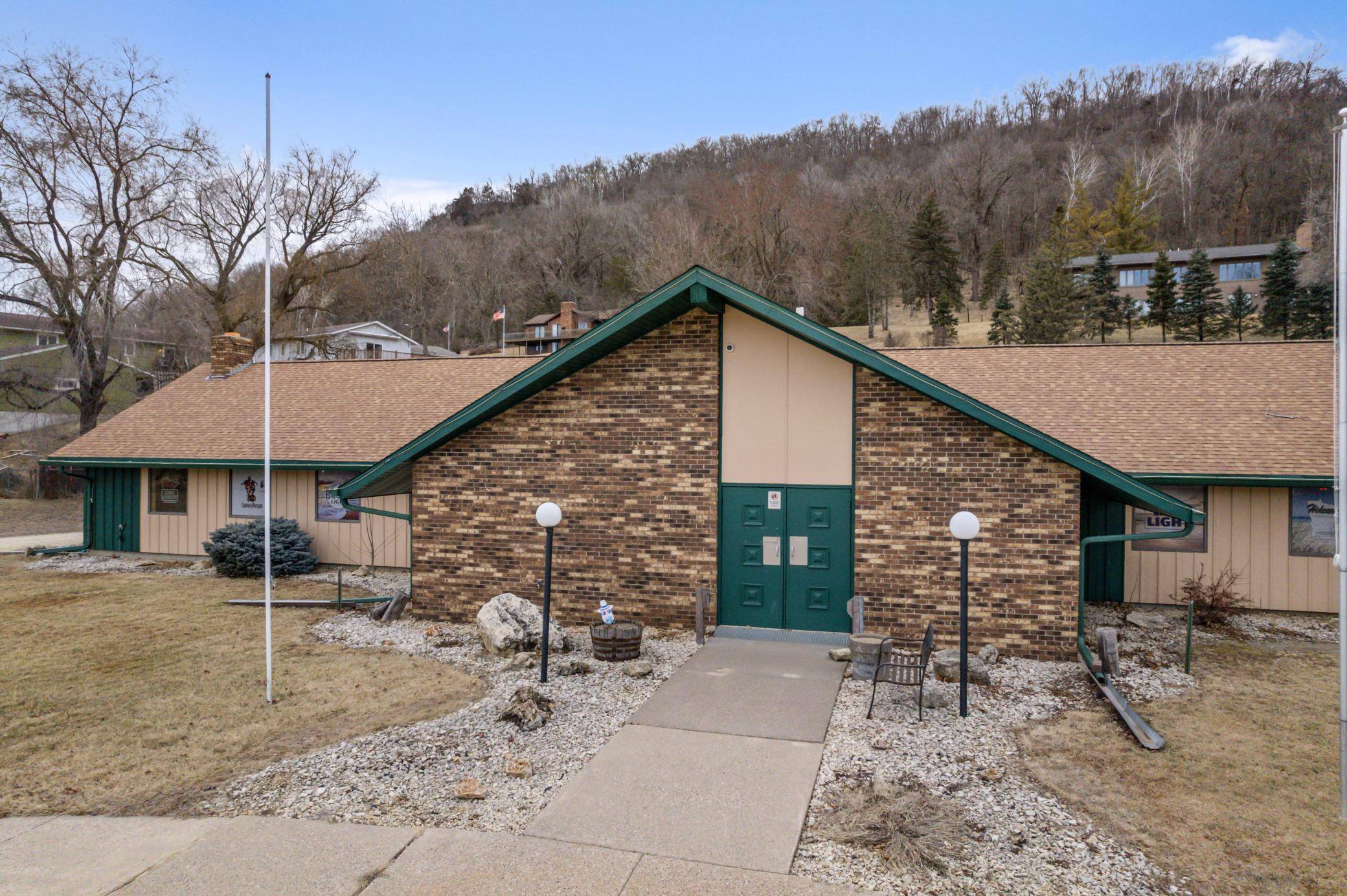 401 Rolling View DR, Rollingstone, MN 55969