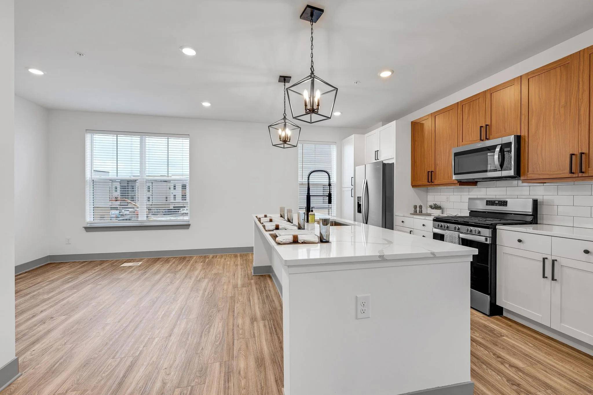 8871 Meridian TRL, Woodbury, MN 55125