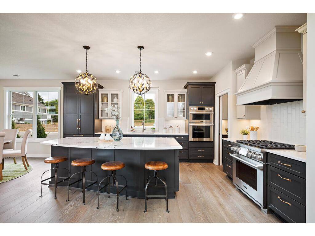 124 Spring Farm RD, North Oaks, MN 55127