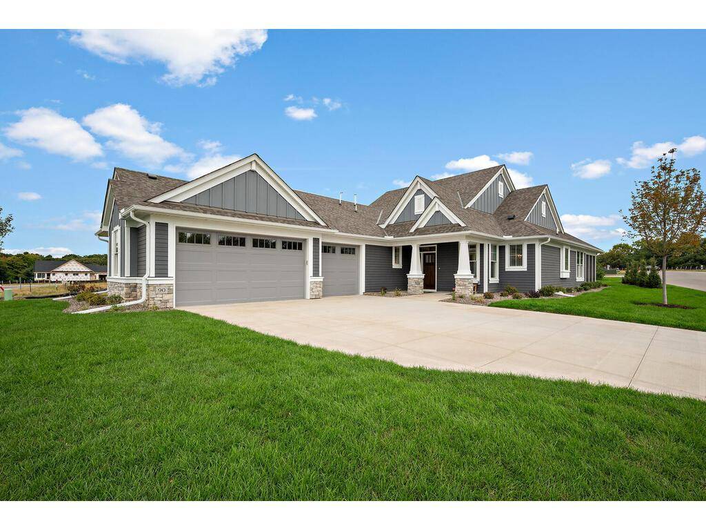 124 Spring Farm RD, North Oaks, MN 55127