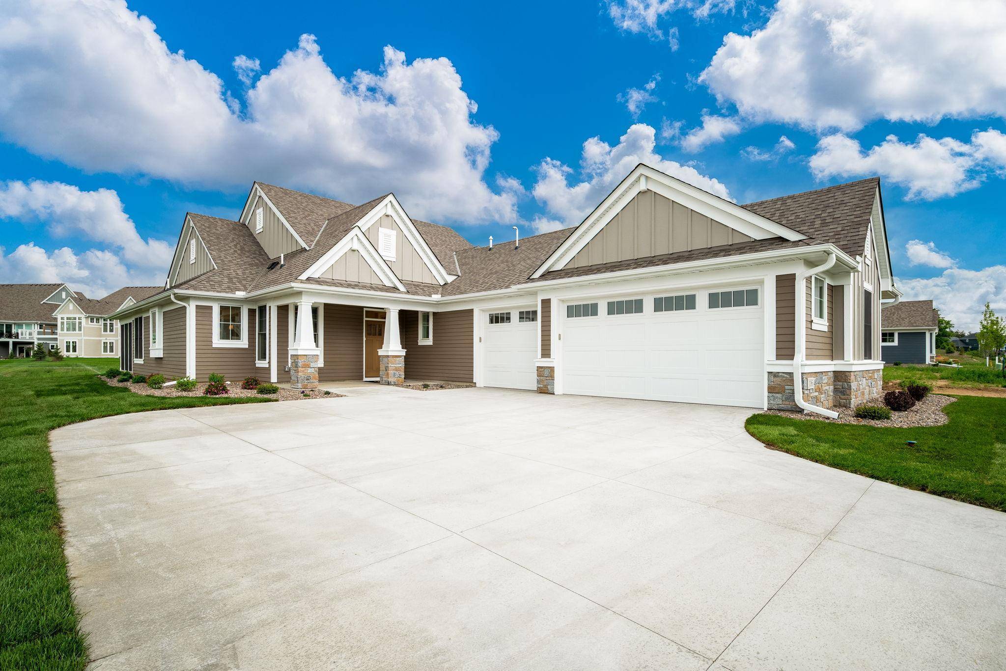 116 Spring Farm RD, North Oaks, MN 55127