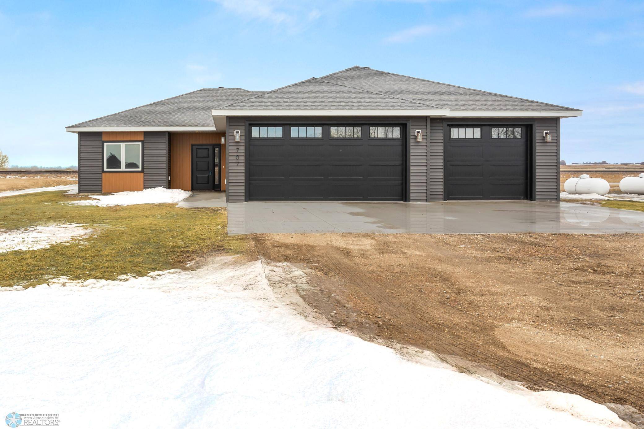 707 BLAINE ST N, Colfax, ND 58018