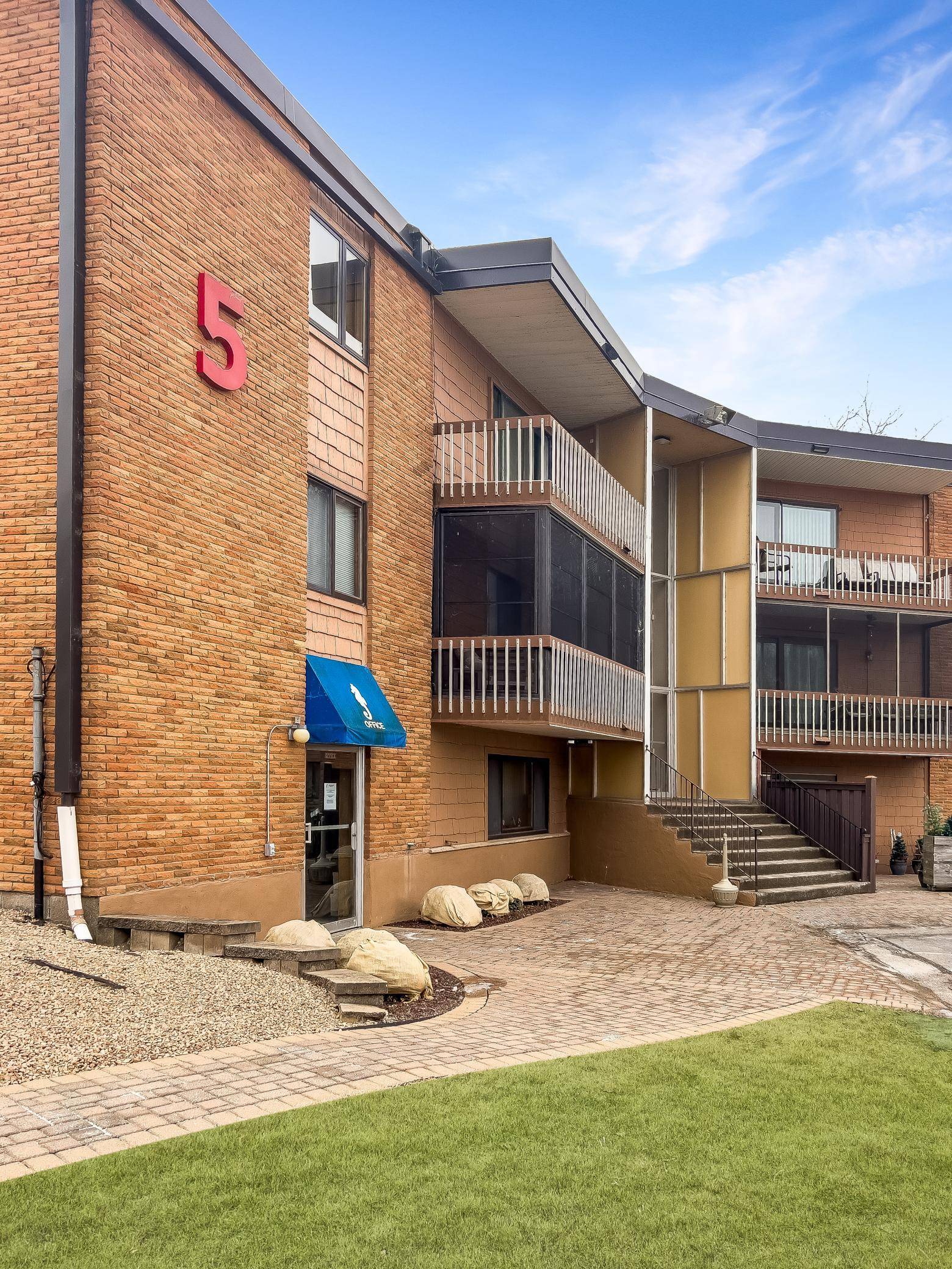 5440 Three Points BLVD #513, Mound, MN 55364