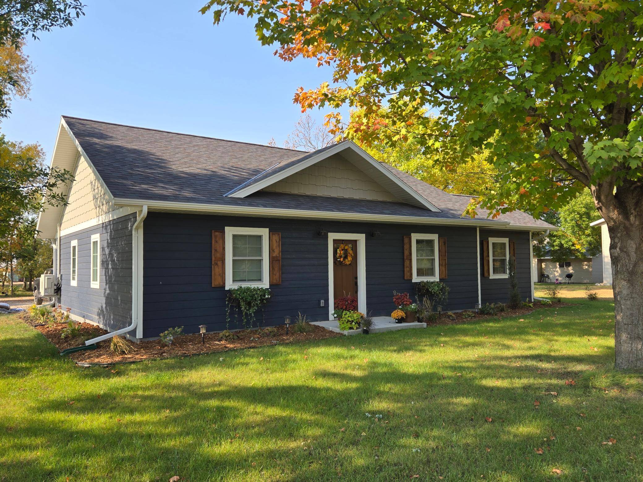 446 Pacific AVE, Hancock, MN 56244