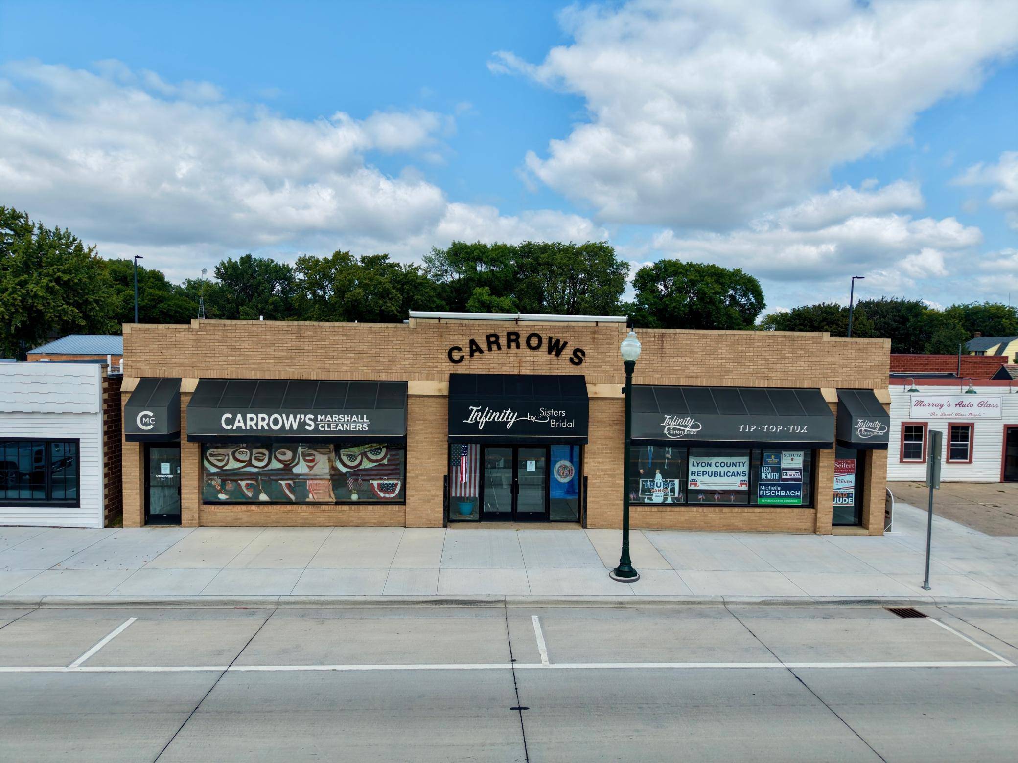 202 W College DR, Marshall, MN 56258